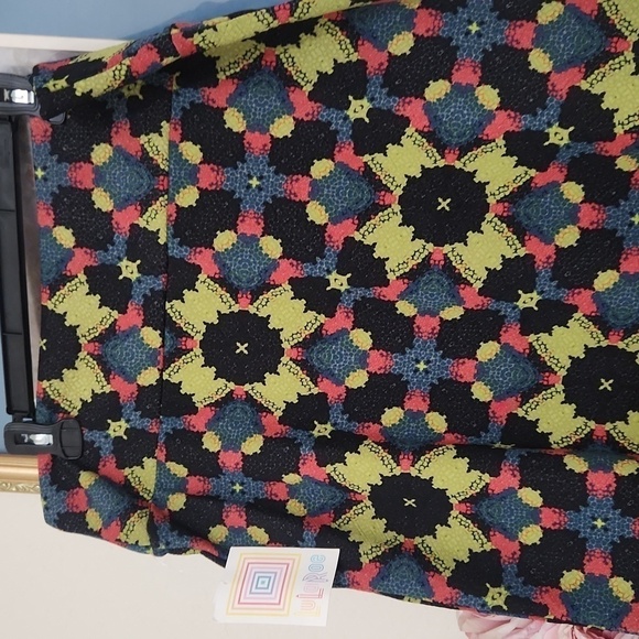 Colorful Patterned Women's Skirt Artsy 2XL Feminine Art To Wear Unique - Picture 2 of 6